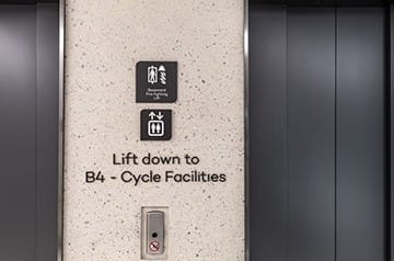 N2 Office lift index sign